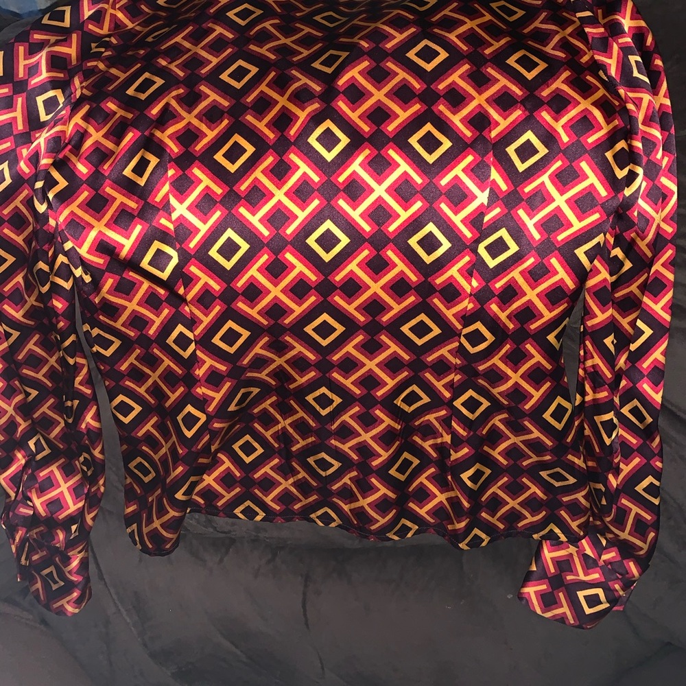 Tory Burch 100% silk button down blouse size 4!